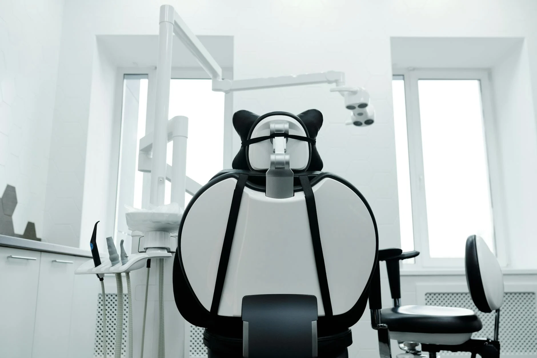 Invisalign vs. Braces: Updated Costs & Trends for 2026