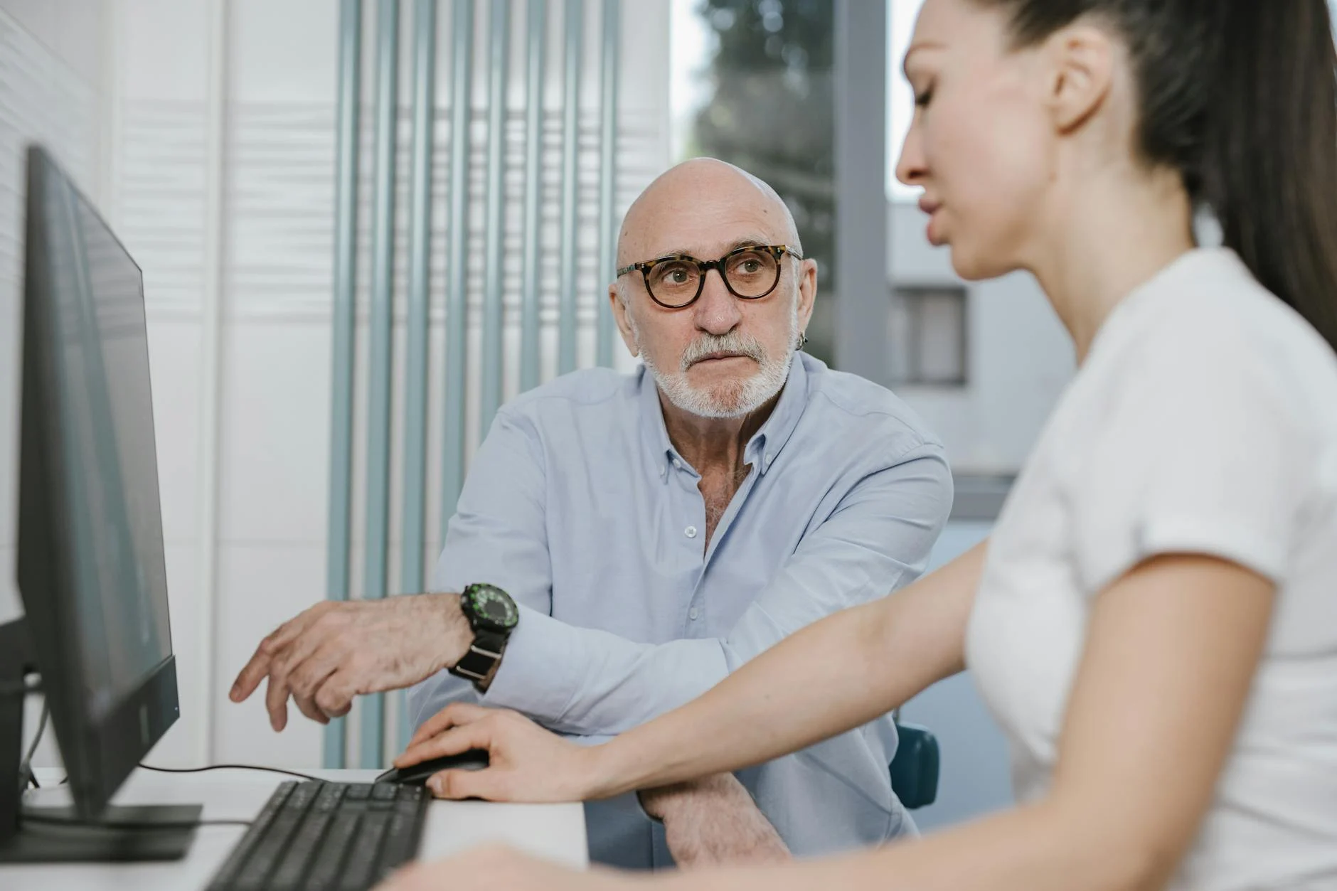 Your Current Guide to Hearing Aids: Finding the Perfect Fit